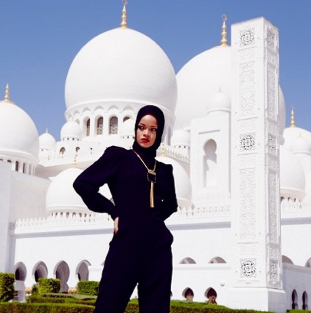 Rihanna'nın Konser Turu Kapsamında Uğradığı Yerlerden Biri de Abu Dhabi'ydi